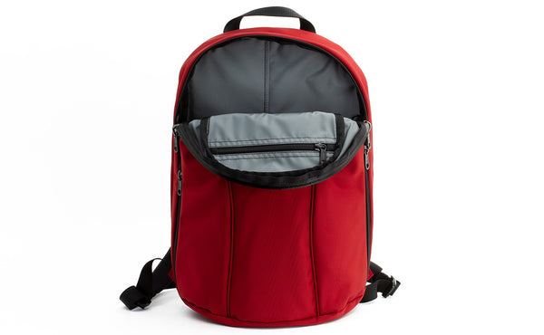 The Luminary 15 in Mars Red 525 Ballistic with a Cloud (light grey) 210 Ballistic interior.